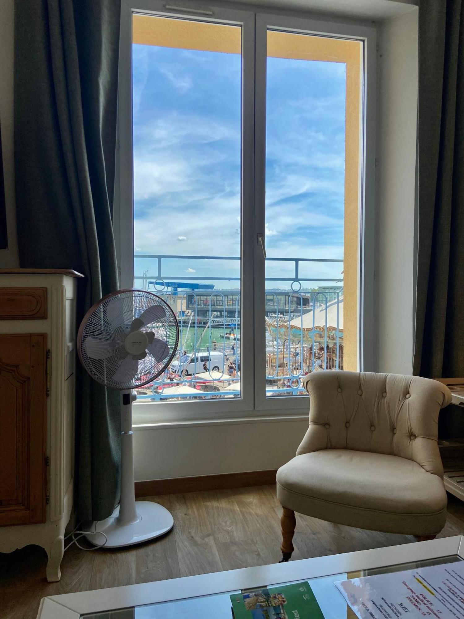 Etablissement 3 Etoiles Avec Ascenseur, 3 Appartements Lumineux Vue Port Avec Balcon, 200M De La Mer, Wifi Fibre, Tous Service Inclus Дьєпп Екстер'єр фото
